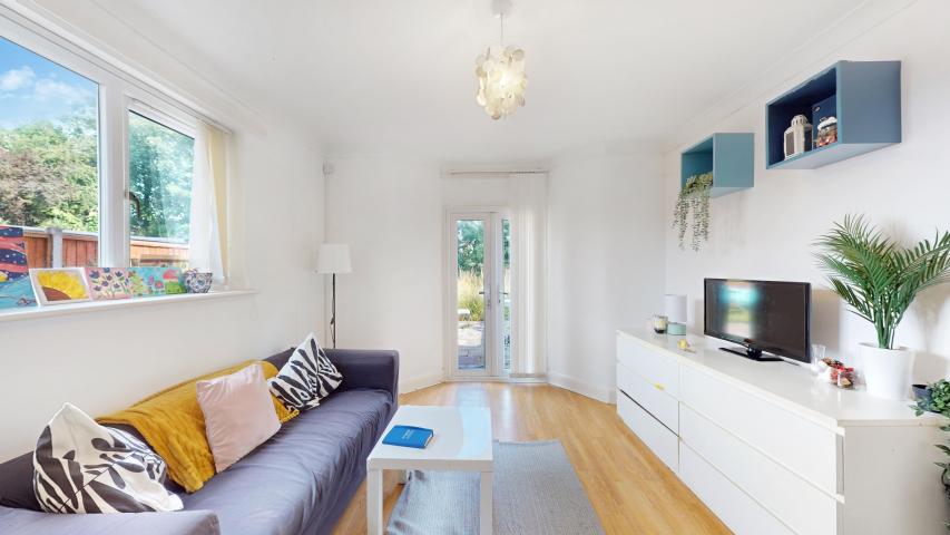 			3 Bedroom, 2 bath, 1 reception Flat			 Blenheim Gardens, Willesden Green